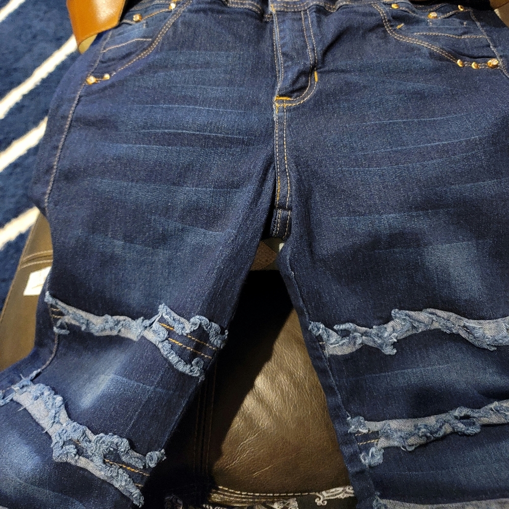 Colombian jeans with brown belt butt lift